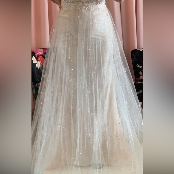 DAVE & JOHNNY
BACKLESS LACE SPAGHETTI STRAP WEDDING GOWN - Picture 4 of 5